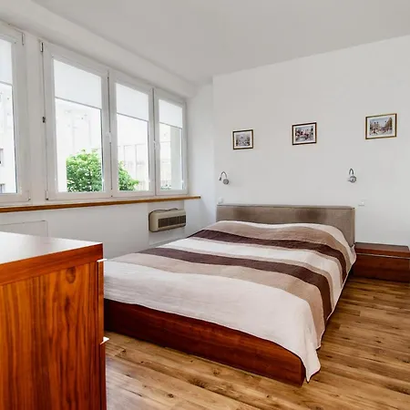 Mp Rent- Ulica Foksal 12na14-90m ,serce Warszawy, Nowy Swiat Tuz Przy Starowce